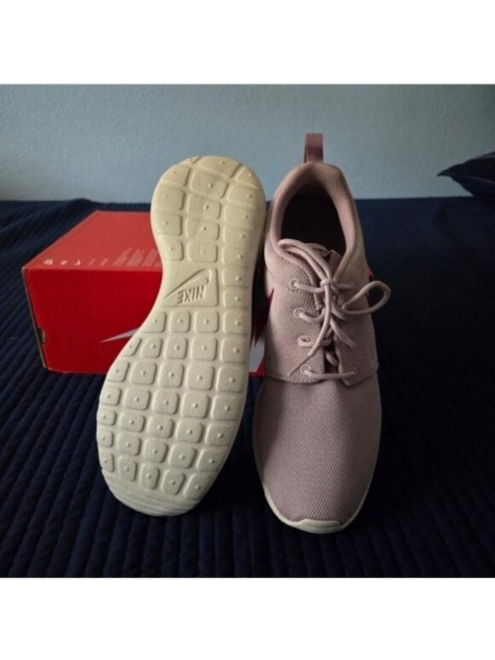 Nike Roshe One Women Size 11 Plum Chaulk True Berry 072026 - Picture 7 of 12